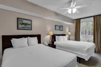 Steps to Vibrant Baytowne Wharf Amenities - Inviting Coastal Retreat Hoteles en Miramar Beach
