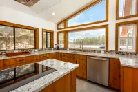 Private Hot Tub and Pool Table - Stunning Family Getaway