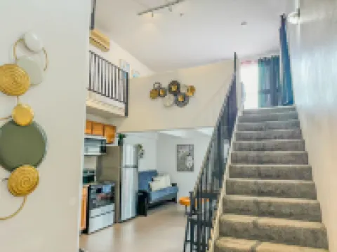 Charming Little Italy Loft! with Parking