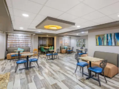 La Quinta Inn & Suites by Wyndham Denison - N. Lake Texoma Hotels in Denison