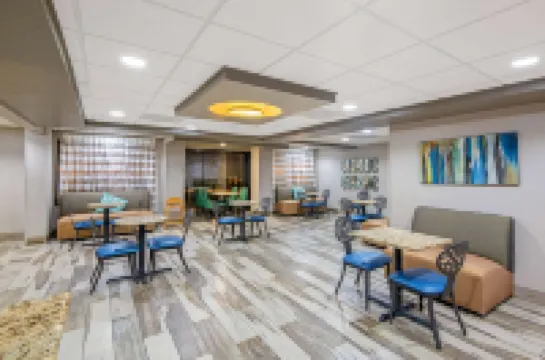La Quinta Inn & Suites by Wyndham Denison - N. Lake Texoma