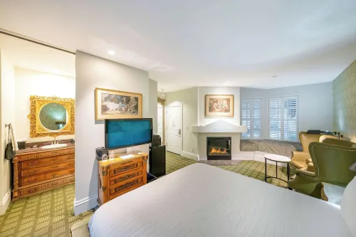 The Bergson, BW Signature Collection