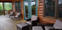 Wanderlust! Cozy 2-bedroom cabin with Mountain Views in lovely Murphy with WiFi