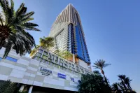 Luxury 21st-Floor Condo | Strip Views | No Resort Fees | Balcony & Spa Bath Các khách sạn ở 