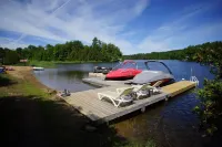 Dedicated Fire Pit and Outdoor Patio - Charming Scenic Retreat Hotel a North Frontenac