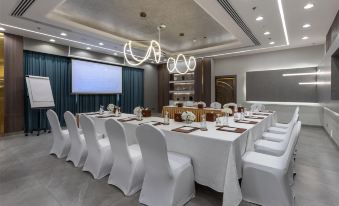 Hotel Holiday International