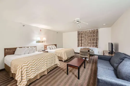 Travelodge by Wyndham Longmont