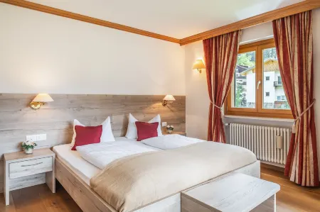 Hotel Erna Отели в г. Sterzing