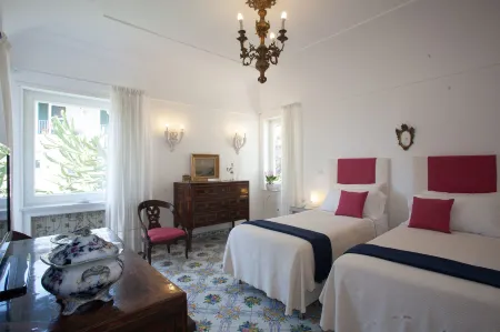 Villa Silia Отели рядом с достопримечательностью «Голубой грот»