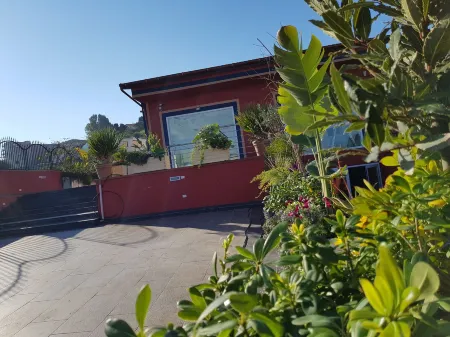 Lilium IN Отели рядом с достопримечательностью «Manfria»