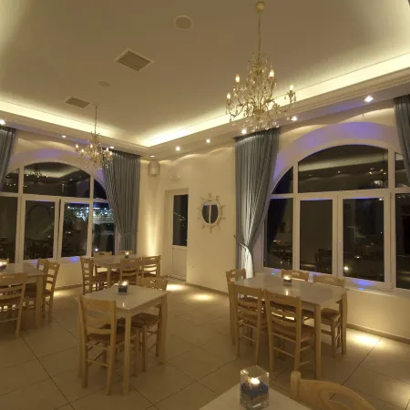 Makis Place