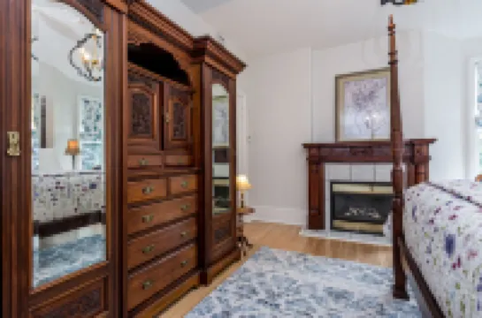 The Secret Garden B&B Inn Hotel a 