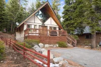 Moose Cabin Year-Round Outdoor Fun w/ BBQ
