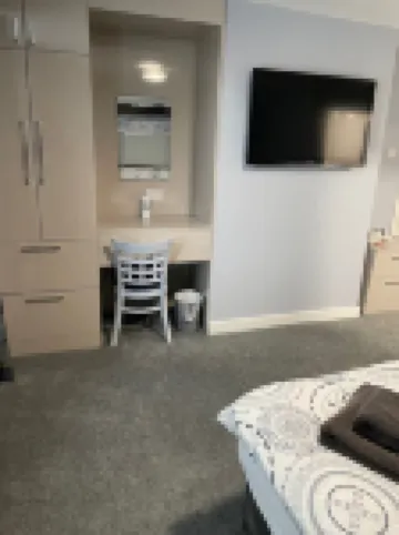 The Halfway House Inn