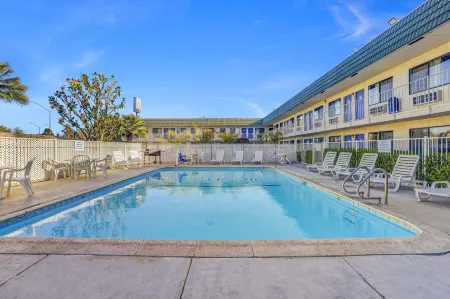 Motel 6 King City, CA