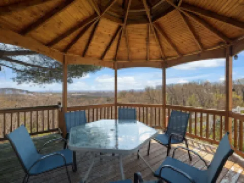 The Bradford Hotels in Stone County