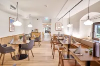 Hotel Maxlhaid - breakfast