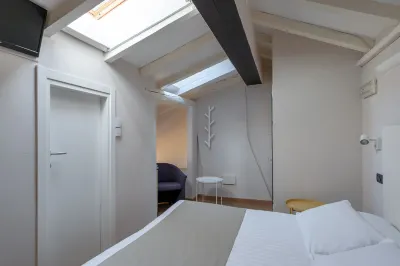 Residenza Accademia Hotels near Punto Oro - Compro Oro Mantova