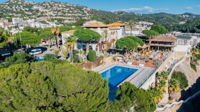 Hotel Roger de Flor by Seleqtta
