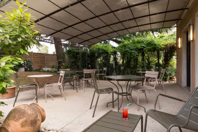 Hôtel Les Amandiers Hôtels à : Chanos-Curson