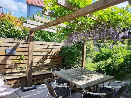 CHARMING HOUSE IN THE COUNTRY