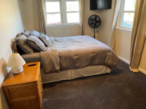 2 Queen and 2 Twin Beds