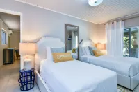 Massive Oceanfront Villa - Spa - Sauna - Gameroom - Malmok!