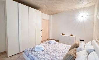 Lady Teresa Apartment by Ca-Sa Check