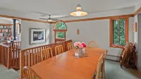 MAD Meadows 5 Bedroom Chalet by RedAwning Hotels in Warren
