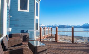Lakeshore Lodges