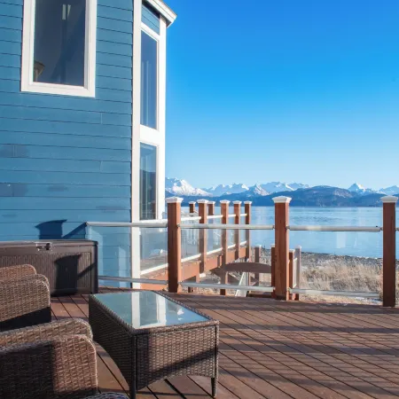 Lakeshore Lodges
