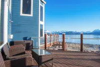 Lakeshore Lodges