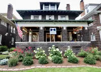 The Butler House Bed & Breakfast Hotels in Niagara Falls