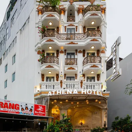 ATHENA HOTEL QUY NHON Отели рядом с достопримечательностью «Городской пляж»