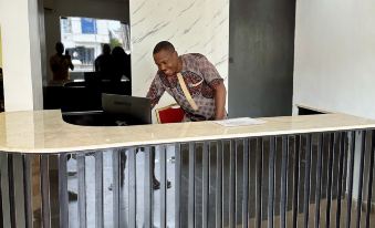 Whitehouse Msquare Hotel