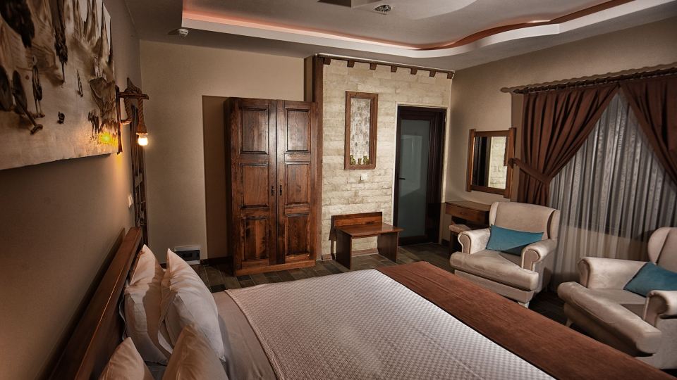 El Nazar Stone Suite