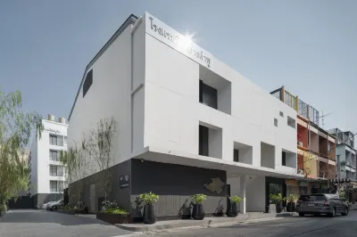Lilit Bang Lumphu Hotel Hotel berhampiran Sekolah Satriwithaya