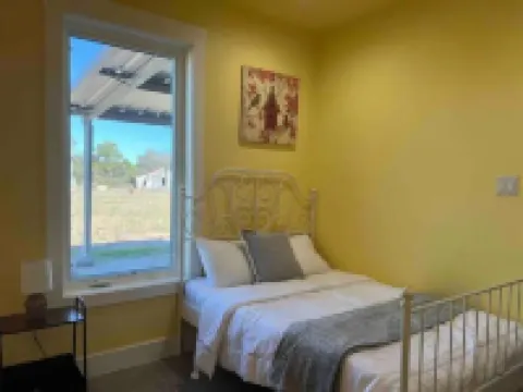 Peaceful country retreat by Rocky Creek