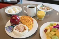 Homewood Suites by Hilton Savannah Historic District/Riverfront - breakfast