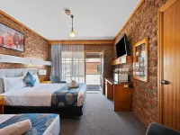 The Settlement Historic Hotel Hotels in Echuca