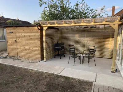 Stylish Suites with Kitchenette Hotels near Colney Fields Shopping Park