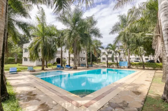 Lux Suites Royal Palm Studio Apartment