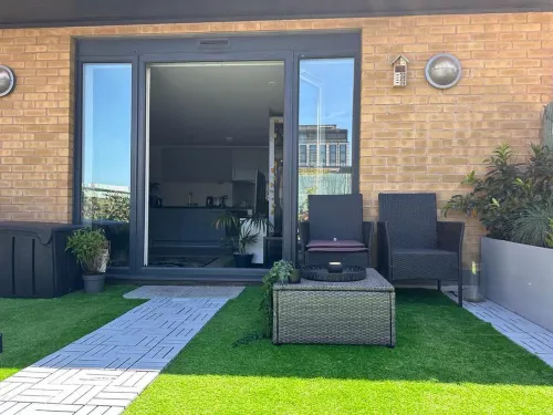 1 Bed Penthouse - Hot Tub - Roof Terrace - Parking