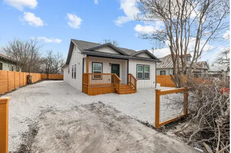 Charming Walkable 4 Br2.5 BA Near Dtown Riverwalk Отели рядом с достопримечательностью «Сан-Антонио Ботаникал Гарден»