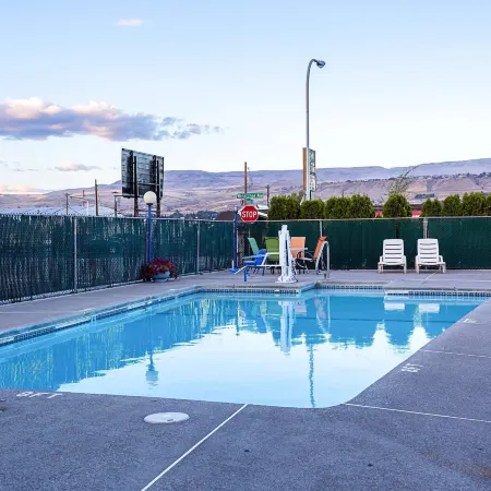 Motel 6 Wenatchee, WA Отели в г. Веначи