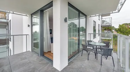 Jantaris, Sun & Snow