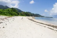 Villa Caballero Hotels in Au Cap