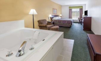 Super 8 by Wyndham Hillsboro TX