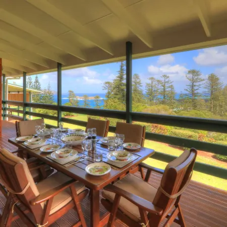 Endeavour Lodge