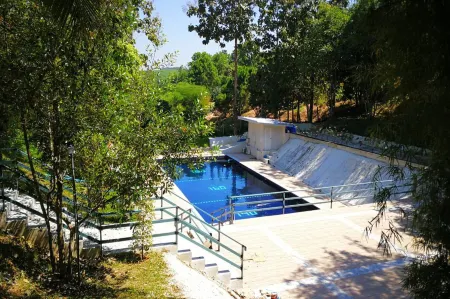 Suansaimai Resort Отели рядом с достопримечательностью «Wat Khao Phaeng Ma»